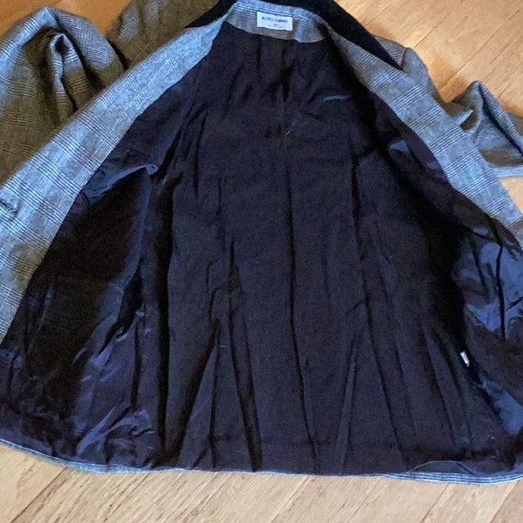 Alfred Dunner black/white plaid blazer with black velvet collar - Picture 13 of 15